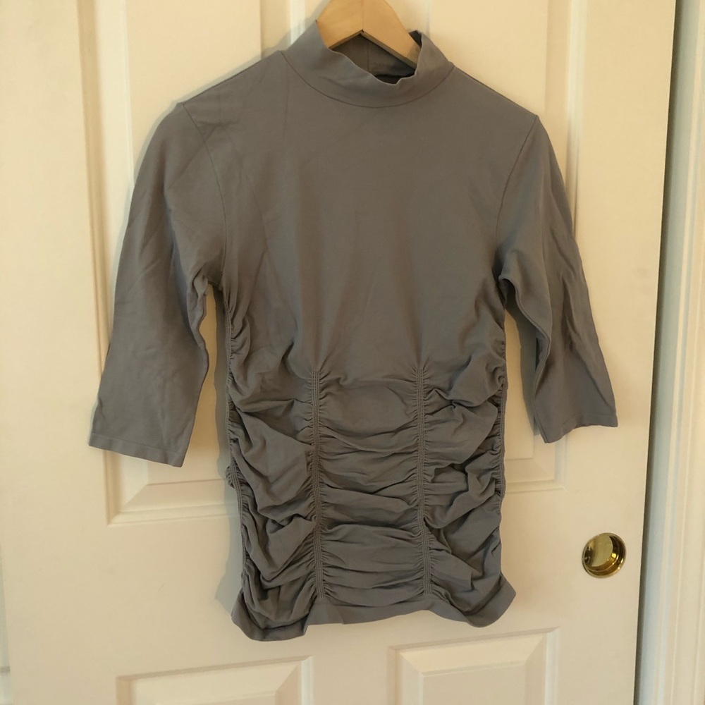 Super cute ruched-grey top